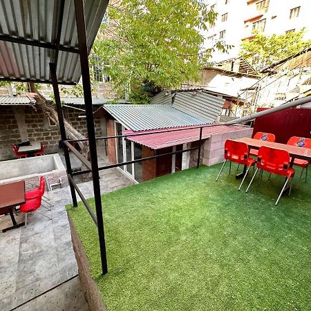 Family Appartments On Buzand Street エレバン エクステリア 写真